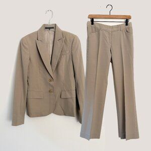 theory / beige two button blazer suit set with trousers / 0
